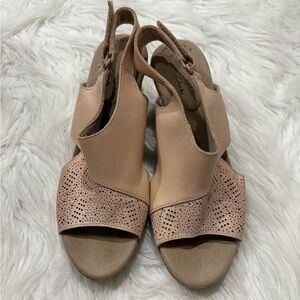 Clarks Lafley Joy Perforated Casual Summer Blush Beige Wedge Sandals